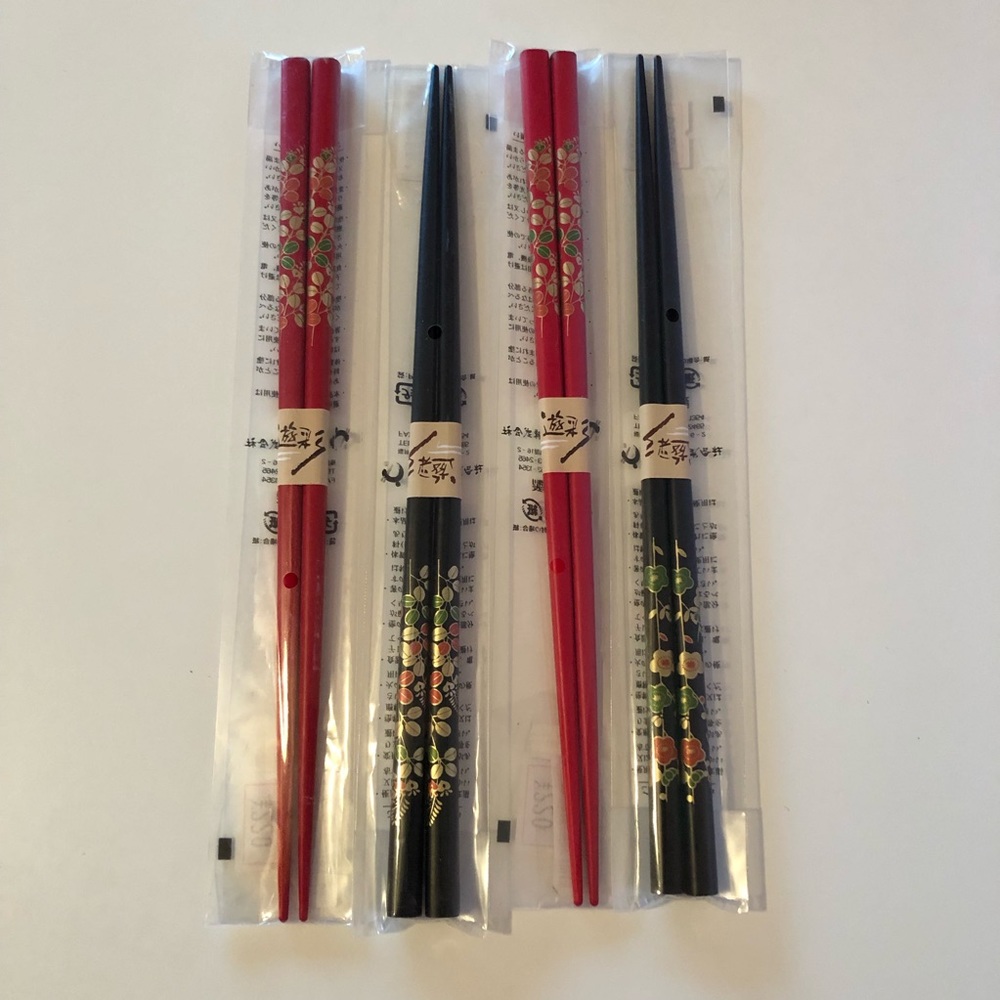 NEW Set of 4 Pairs of Reusable Authentic Japanese Chopsticks Red Black